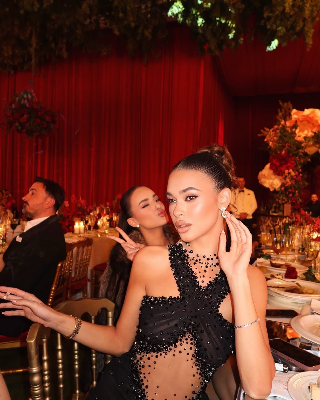 Închiriere Rochie Haute Couture Kosovo Designer - Fjolla Haxhismajli - Go-to black