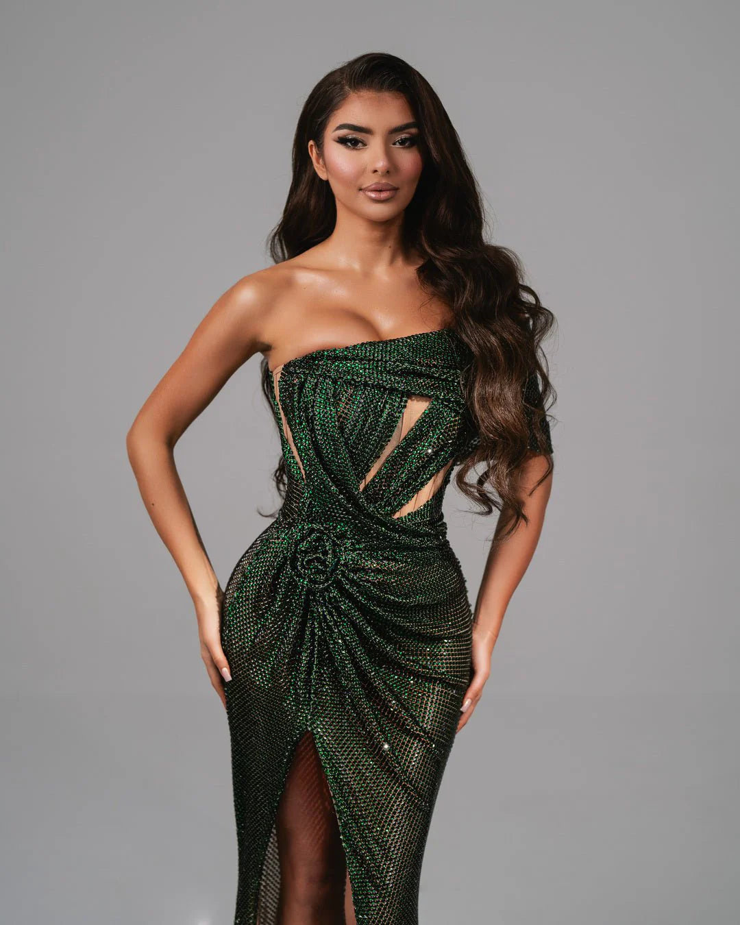 Închiriere Rochie Haute Couture BLINI - JULIET GREEN DRESS WITH ONE SHOULDER AND A FLORAL DESIGN