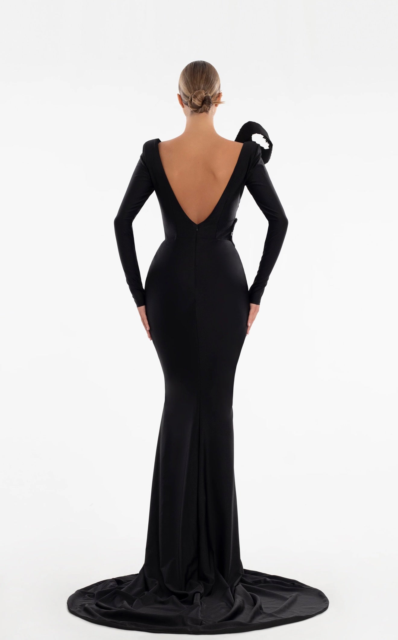 Închiriere Rochie Haute Couture - Albina Dyla Obsidian Serpent Gown