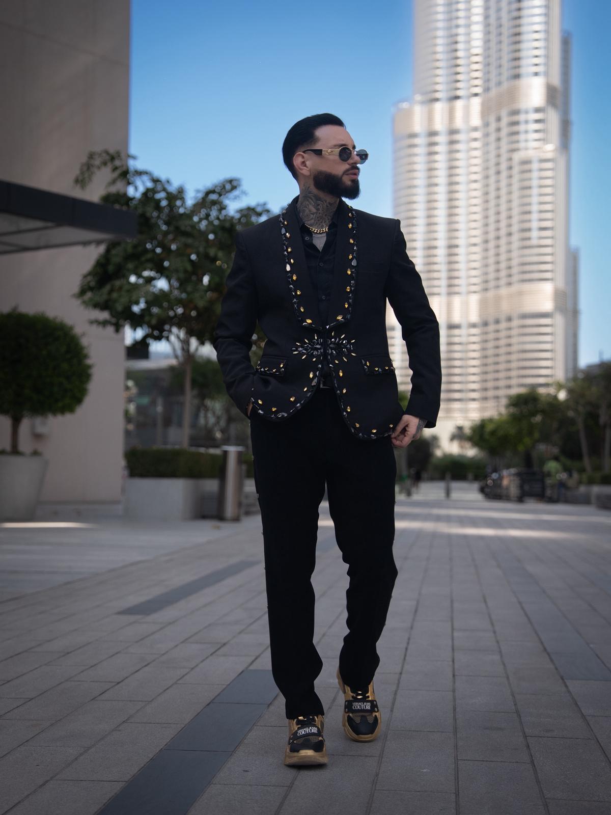 Închiriere Costum - Glam Black & Gold