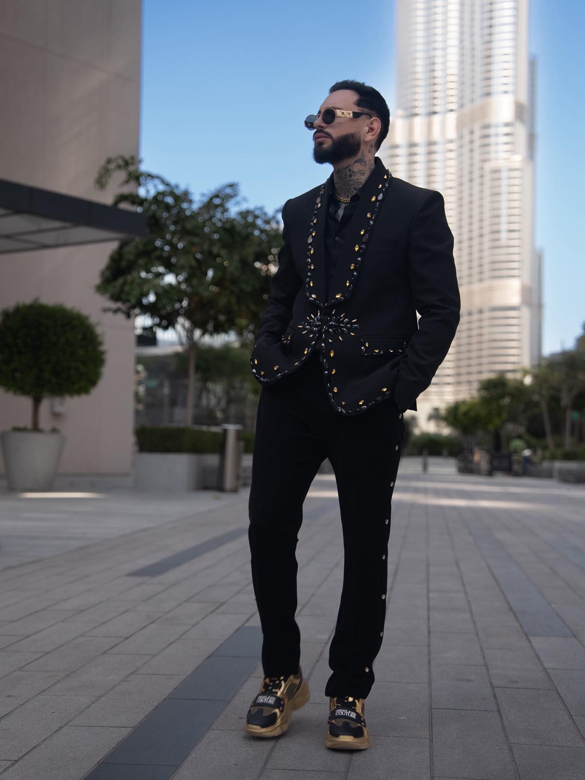 Închiriere Costum - Glam Black & Gold