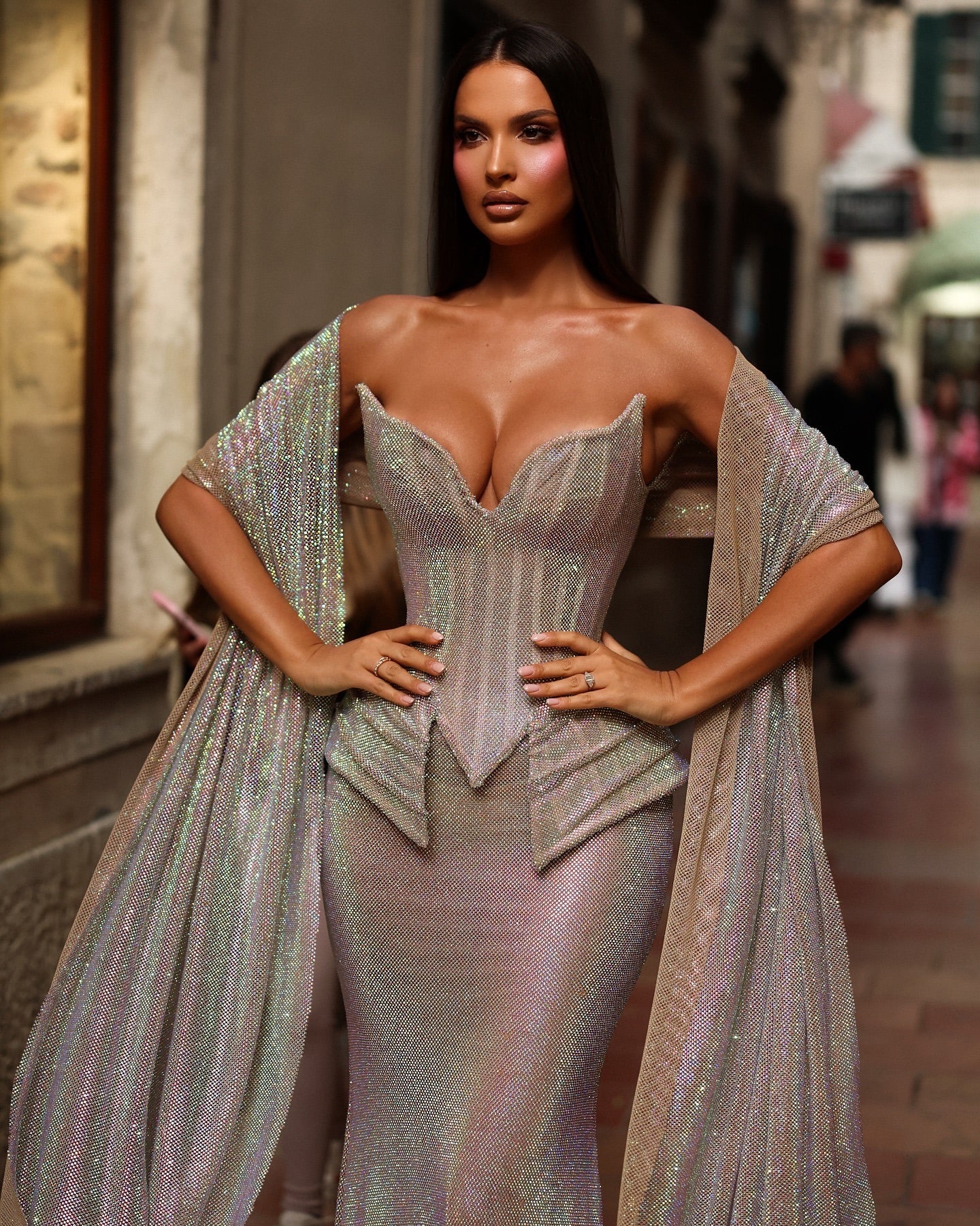 Închiriere Rochie Haute Couture - Silver Aura of Elegance